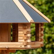 Casetta per uccelli "Tofta" VOSS.garden, in legno, con tetto in metallo e palo di sostegno